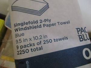 lot 95 image: Windshield Paper Towels