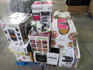 lot 301 image: WHOLESALE MIXED PALLET OF SMALL KITCHEN APPLIANCES
