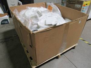 lot 231 image: WHOLESALE MIXED PALLET OF MISCELLANEOUS TOILET SEATS AND WAX RINGS