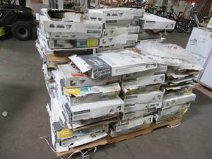 lot 234 image: WHOLESALE MIXED PALLET OF MISCELLANEOUS AMERICAN STANDARD ELONGATED AND ROUND TOILET SEATS