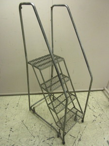 ROLLING METAL STEPLADDER