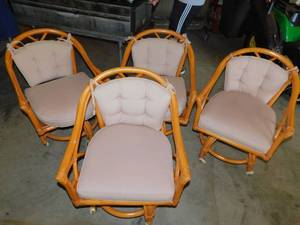 4 Wicker Chairs with Cushions