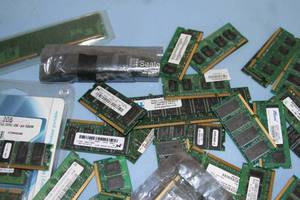 lot 18 image: Box  Lot of Miscellaneous RAM Laptop  Desktop Computer Memory