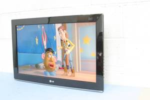 lot 24 image: LG 26 LCD Commercial Widescreen Integrated HD HDTV Display  Monitor  Television