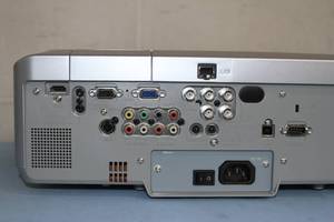 lot 38 image: Hitachi CP-WUX645N WUXGA HD HDMI Conference Room Projector  Video Projection System