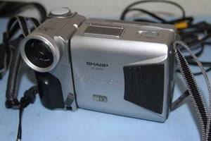 lot 66 image: Sharp VL-SD20 Digital ViewCam Camera  Camcorder with 3 Color Viewfinder & Accessories