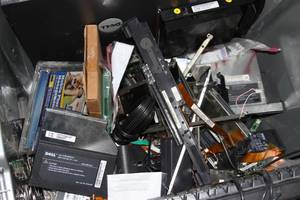 lot 71 image: HUGE LOT  77 Pounds of Miscellaneous Computer Parts & Accessories