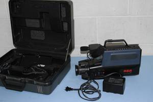 lot 98 image: Vintage VHS Camcorder - RCA CC-285 VHS Video Camera with Case & Accessories