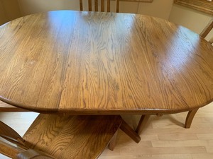 lot 28 image: Oak Kitchen Table and Chairs