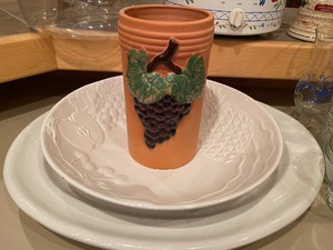 lot 29 image: Misc Kitchen Items