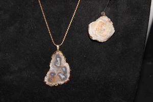 lot 64 image: Handmade Natural Agate Geode Pendant & Necklace