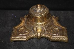 lot 41 image: Antique Brass Inkwell Elpec England