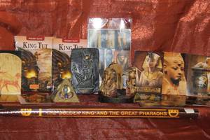 lot 84 image: Lot of King Tut Collectibles