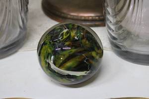 lot 164 image: Murano Art Glass Swirl Design Paperweight Barbini