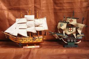 lot 85 image: Vintage Wooden Pirate Ships