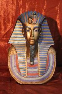 lot 36 image: Large King Tut BustStatue