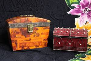 lot 95 image: Decorative Boxes & Woven Wicker Basket