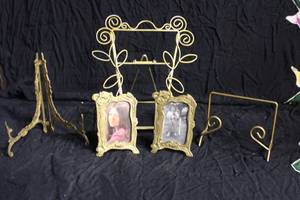 lot 93 image: Assorted Antique Brass Frames & Picture Stands