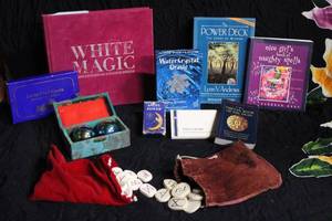 lot 30 image: Assortment of Mystical Items