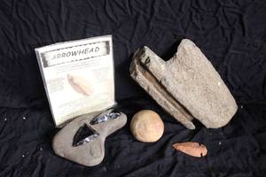 lot 5 image: Authentic Native American Arrowheads & Artifacts