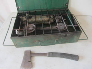 Campstove, Hatchet