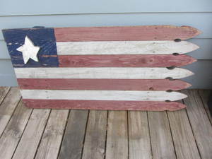 Wooden US Flag Decor