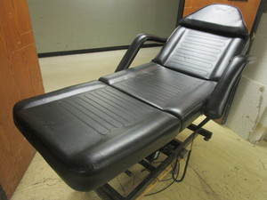 lot 301 image: COMFORT SOUL MASSAGEBED-AND-SPA TABLE