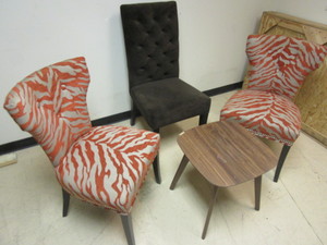 lot 304 image: ACCENT CHAIRS, MODERN-STYLE SIDE TABLE