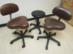 lot 307 image: SALONBEAUTY STOOLS
