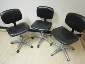 lot 308 image: MANICURE CHAIRS