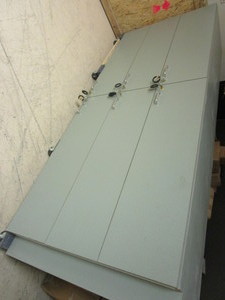 lot 317 image: LOCKER UNIT,  WITH KEYS