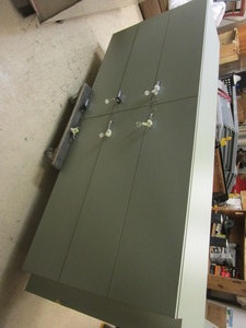 lot 318 image: LOCKER UNIT,  WITH KEYS