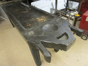 lot 322 image: SOLID WOOD MASSAGE TABLE