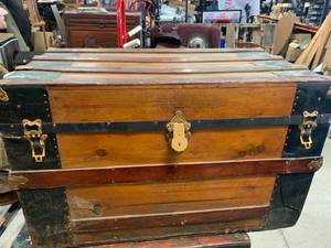 lot 2 image: Antique Steamer Trunk 36 Wide 20 Deep 21 12 Tall