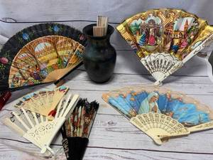 lot 32 image: Vintage Fan Collection