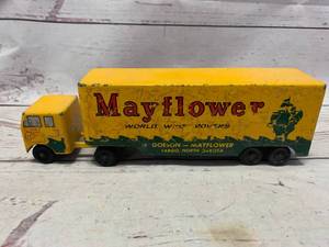 lot 61 image: Vintage Ralstoy Mayflower Truck Trailer