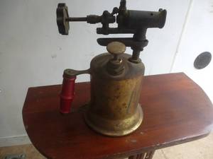 lot 5 image: Antique Brass Torch