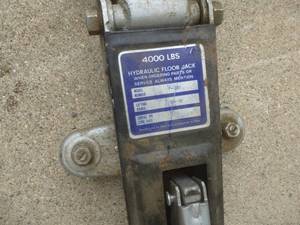 lot 16 image: Jack Stands & Floor Jack