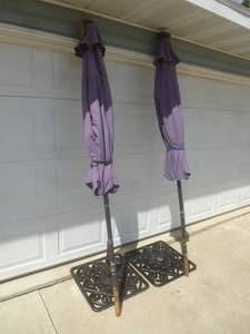lot 32 image: Patio Umbrella Set