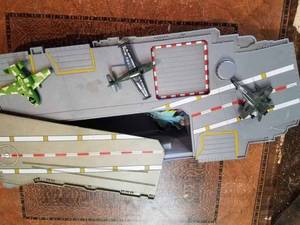 lot 22 image: Big Aircraft Carrier with Toy Planes and Storage Space under the Deck