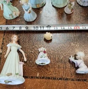 lot 43 image: Collectable Birthday Girls PorcelainCeramic Dolls