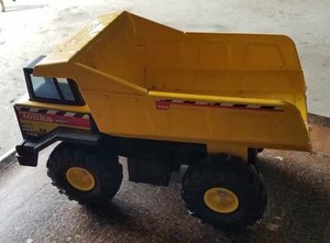 lot 90 image: Tonka Mighty Dump Truck (good condition)