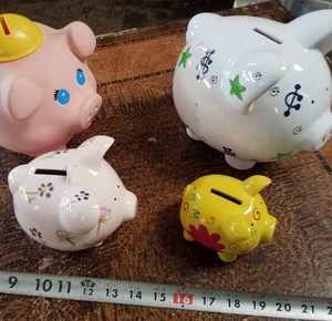 lot 125 image: Ceramic Banks including Pig with a Hard Hat and 3 Smaller Piggy Banks