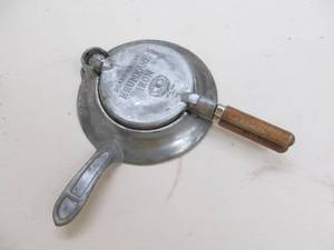 vintage Scandinavian KrumKake iron