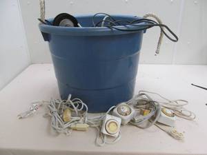 tub, outdoor lights