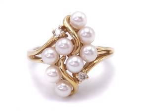 Lovely Pearl and Diamond Estate Ring in 14k Yellow Gold