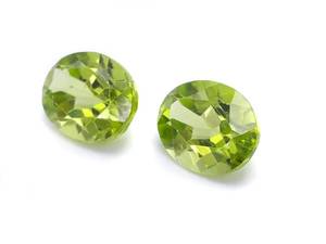 2.94 Carat Oval Cut Peridot Loose Gemstones