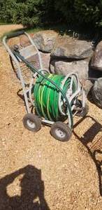 lot 267 image: Garden Hose Kit- Set of 3