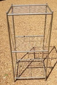 lot 116 image: Contemporary Metal Wire Shelf