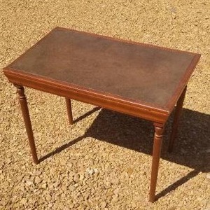 lot 120 image: Traditional Wood Coffee Table